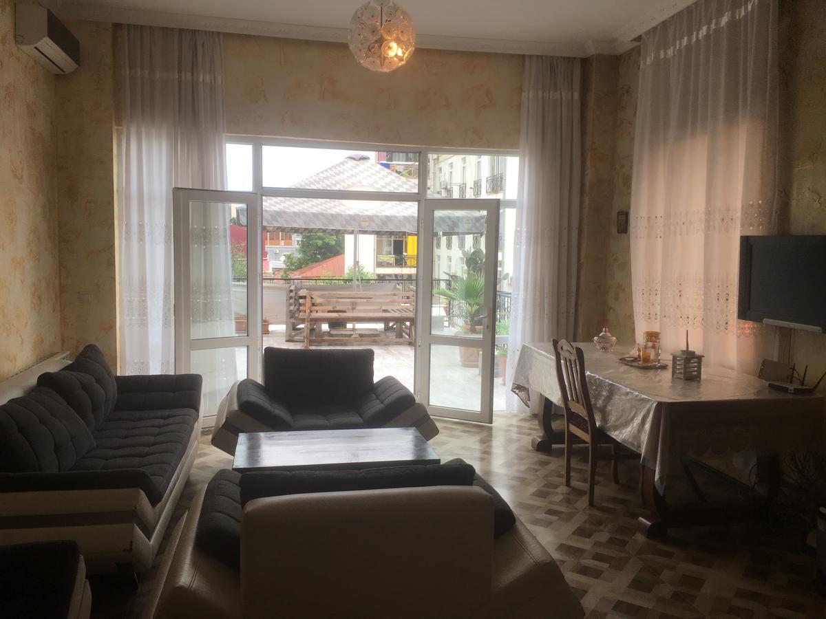 Duru'S Apartment With 3 Bedrooms Батуми Екстериор снимка