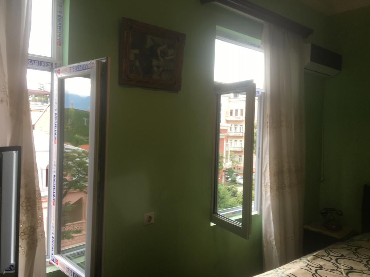 Duru'S Apartment With 3 Bedrooms Батуми Екстериор снимка
